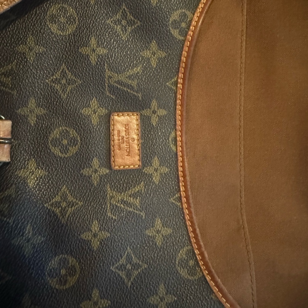 Authentic Louis Vuitton messenger bag-